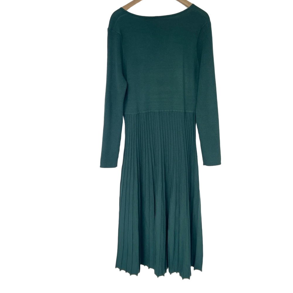 NEWSHOWS DEEP GREEN WRAP STYLE SURPLICE KNIT DRESS WITH PLEATED STYLE SKIRT, XL - Picture 2 of 11